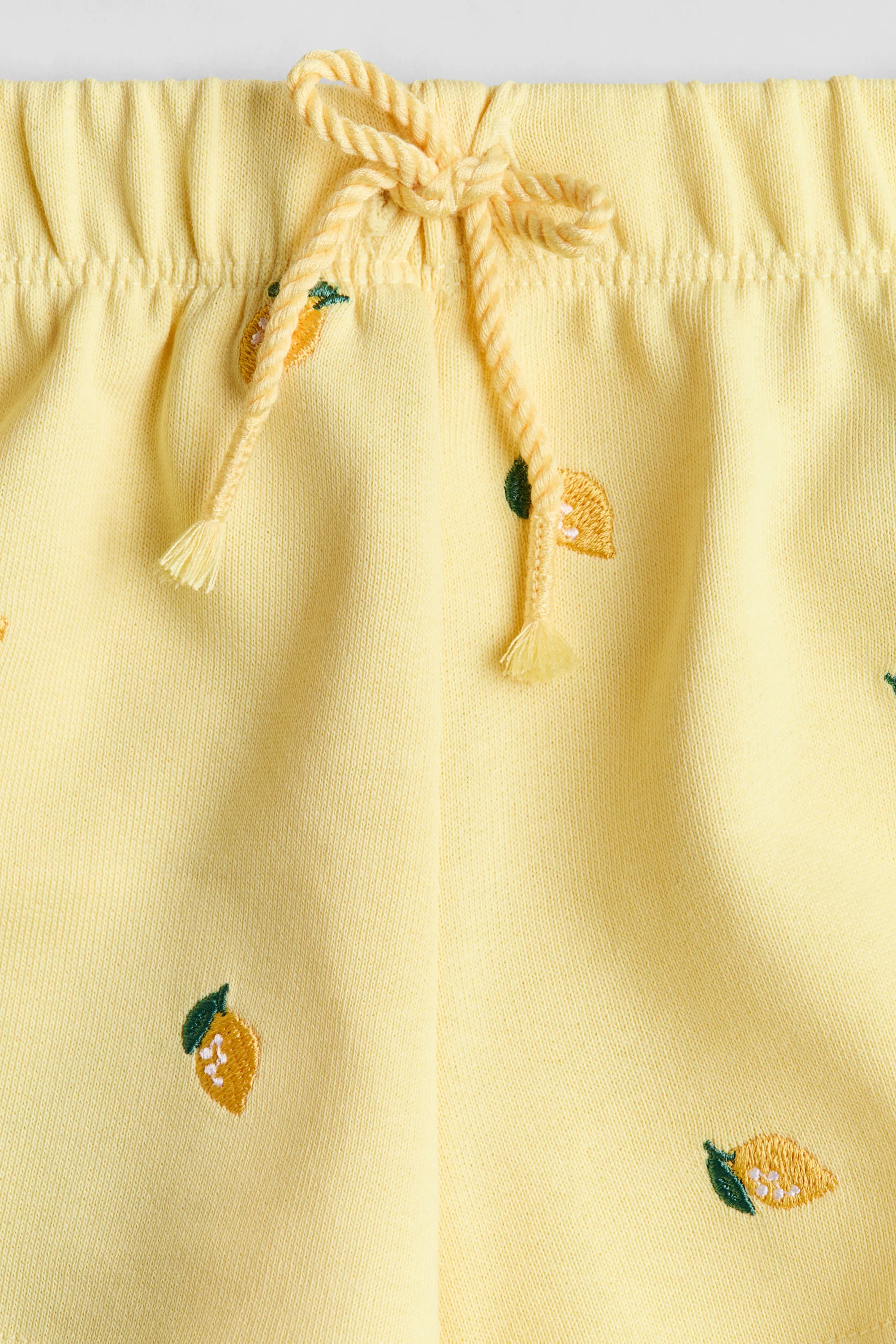 Short en molleton brodé - Jaune clair/citrons