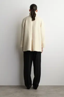 MANTEAU COURT À COL CHEMINÉE EN LAINE À CHEVRONS - CRÈME — photo 4