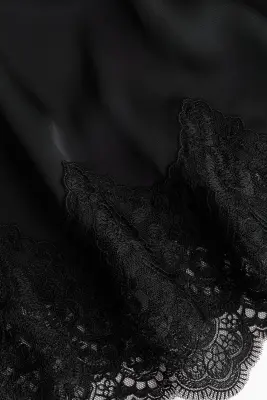 Short de pyjama en satin avec dentelle - Noir — photo 5