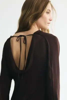 Robe à encolure bénitier avec jupe évasée - Marron foncé — photo 2
