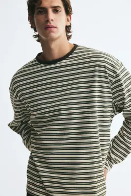 Relaxed Fit Boxy long-sleeved T-shirt - Vert kaki foncé/rayé — photo 1