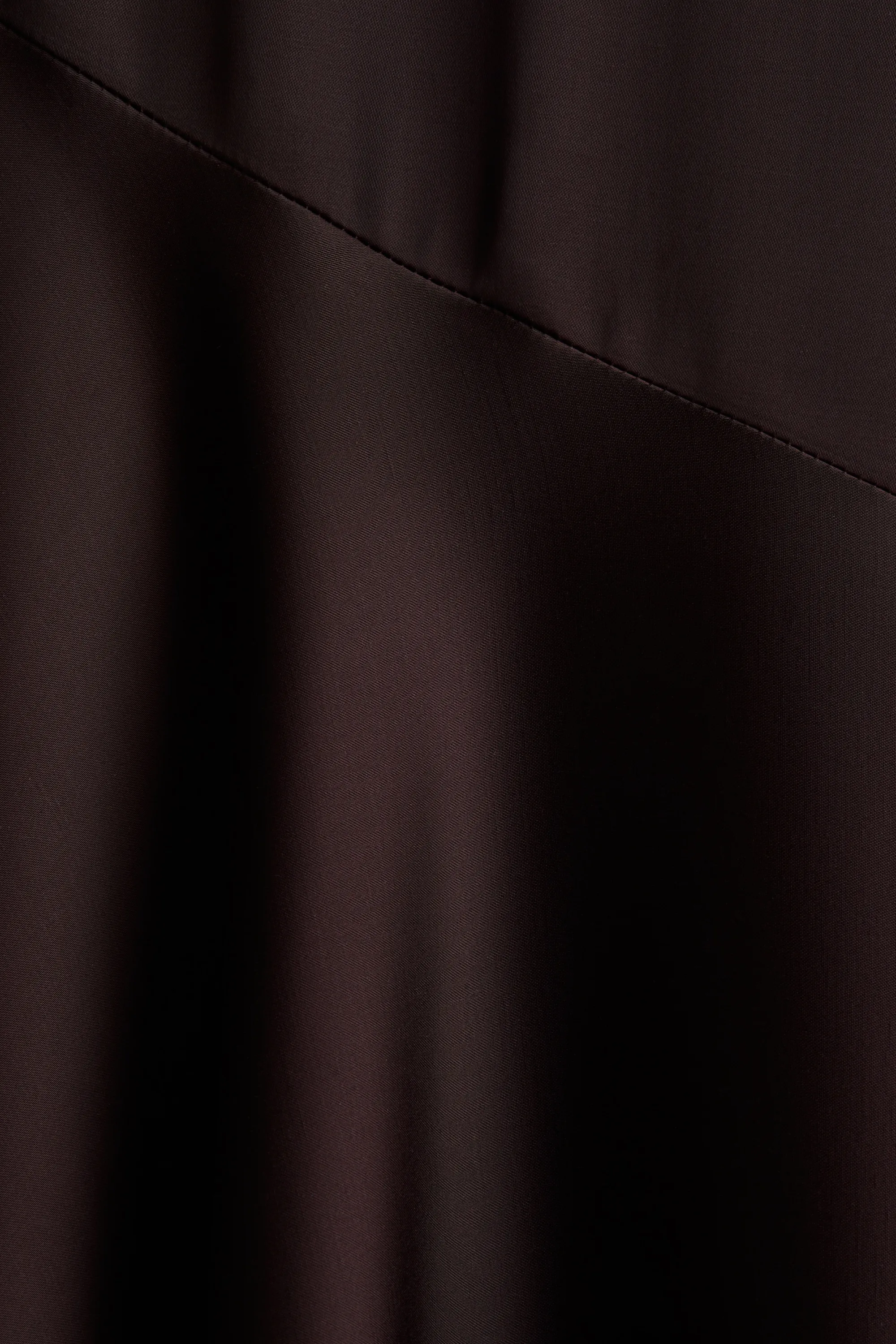 Robe à encolure en V en satin - Marron foncé