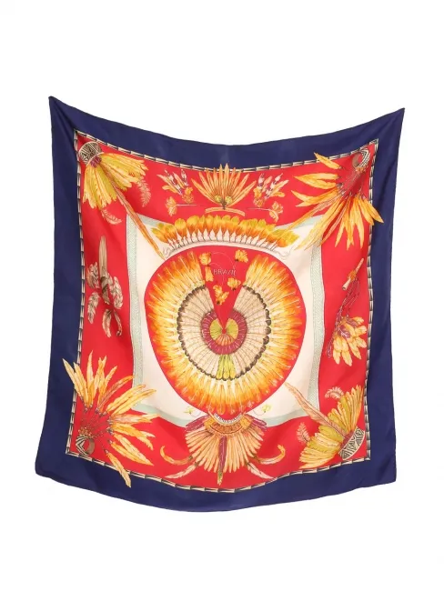 Foulard carré en twill de soie iconique "BRAZIL" bleu, rouge, jaune  Prix boutique 460€ Taille 90 x 90