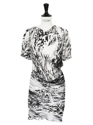 Robe drapée en soie imprimé graphique noir blanc gris Px boutique 1400€ Taille 34 — photo 1