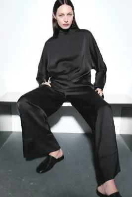 Blouse à col cheminée en satin - Noir — photo 1