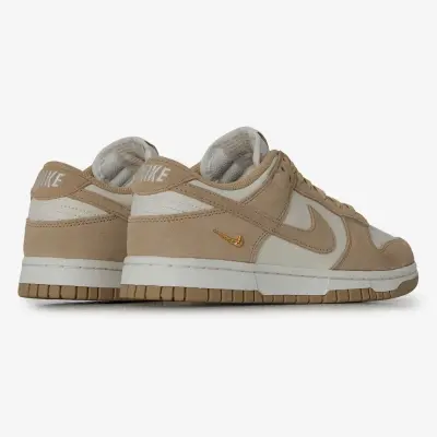 DUNK LOW SUEDE MINI SWOOSH — photo 4