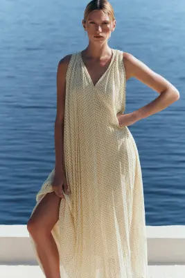 ROBE LONGUE EN GEORGETTE PLISSÉE ENCOLURE À NOUER - JAUNE BEURRE / POIS — photo 4