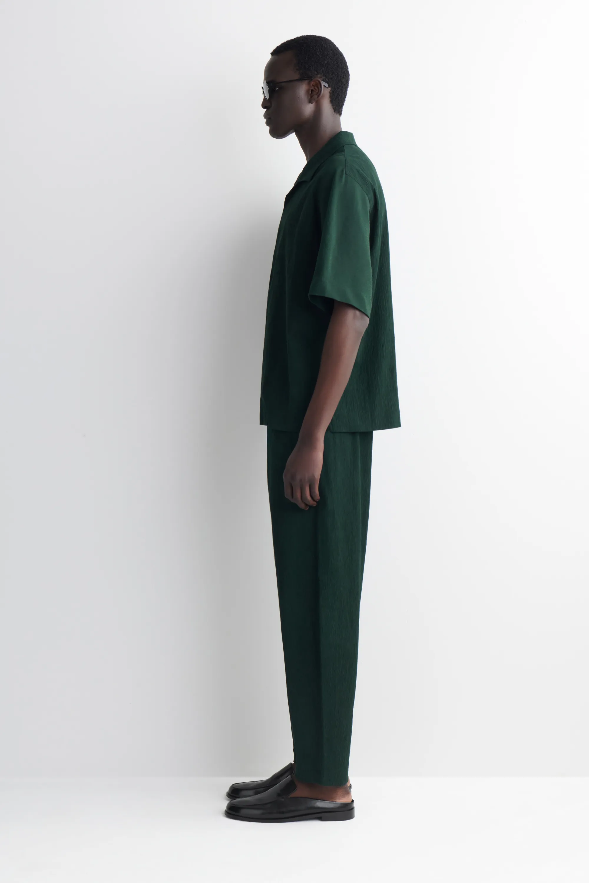 PANTALON FUSEAU DÉCONTRACTÉ EN COTON FROISSÉ - VERT FONCÉ