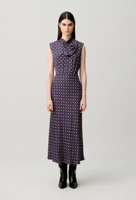 Robe fluide col foulard
