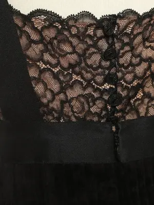 Robe en velours de soie côtelé noir, dentelle fine et bretelles satin noeud Prix boutique 6500€ Taille XS — photo 2