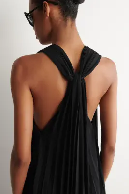 ROBE LONGUE EN GEORGETTE PLISSÉE ENCOLURE À NOUER - NOIR — photo 3