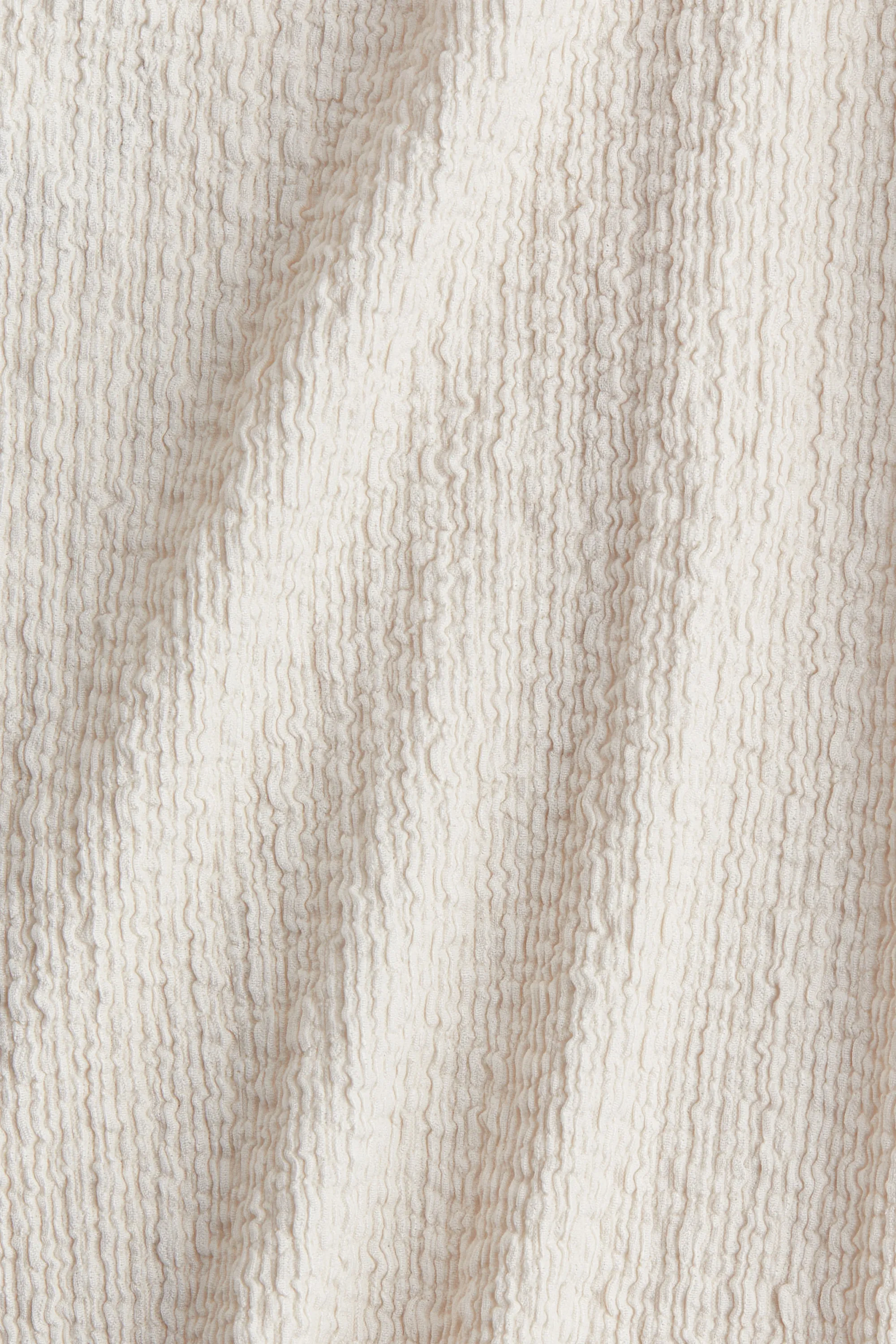 Robe froissée avec détails surjetés - Beige clair