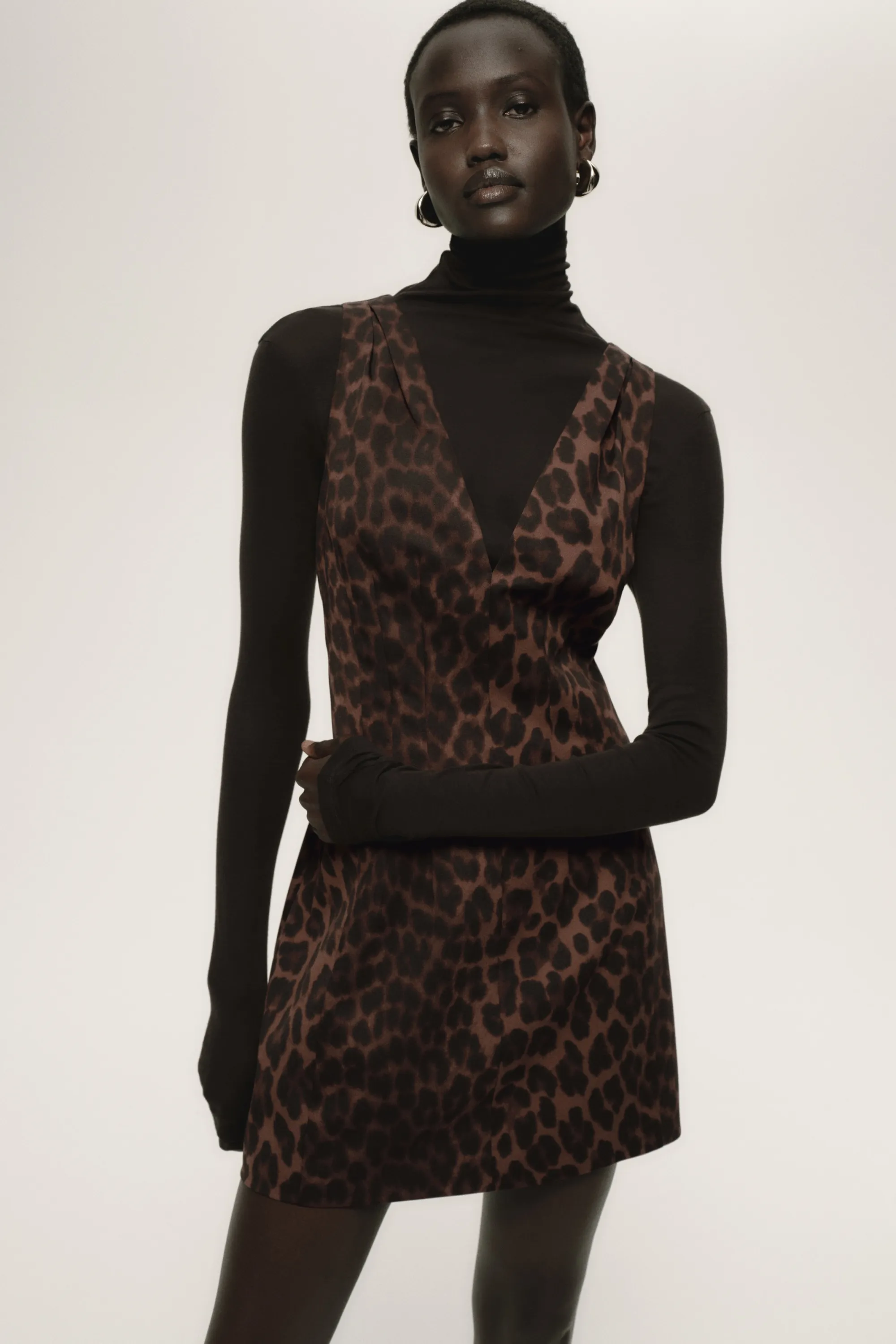 Robe cintrée à encolure en V - Marron/imprimé léopard