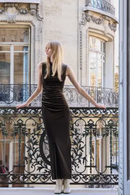 Robe sans manches en velours - Marron foncé — photo 1