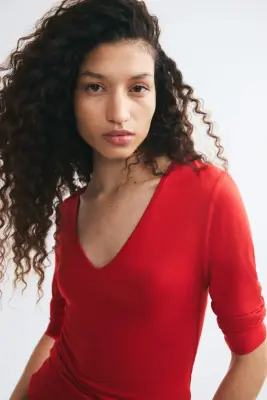 Top à encolure en V en viscose - Rouge — photo 1