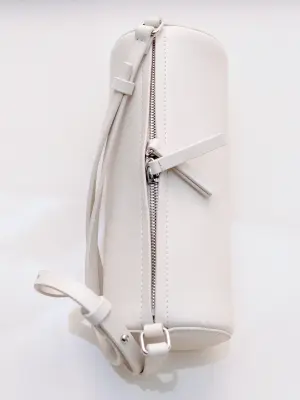 Sac à bandoulière cylindrique en cuir - Blanc cassé — photo 2
