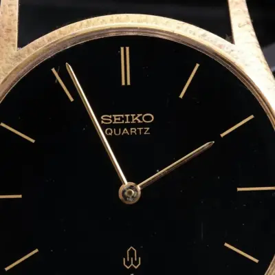 Montre a quartz 7820-7020t