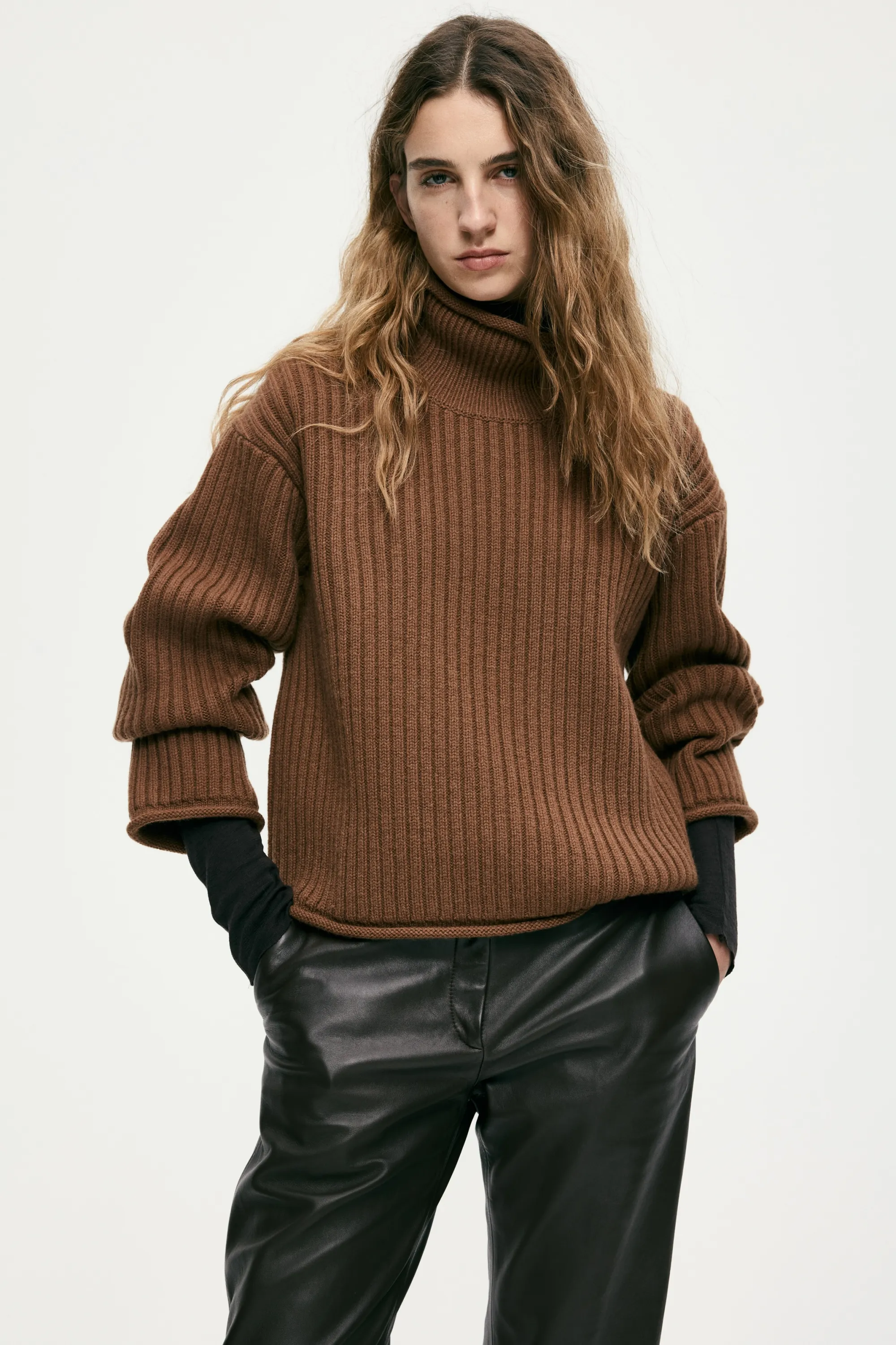 Pull en maille de laine côtelée - Marron