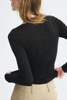 Top en coton Supima® avec encolure bateau - Noir — photo 1