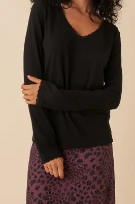 tee-shirt izolene bitume — photo 1