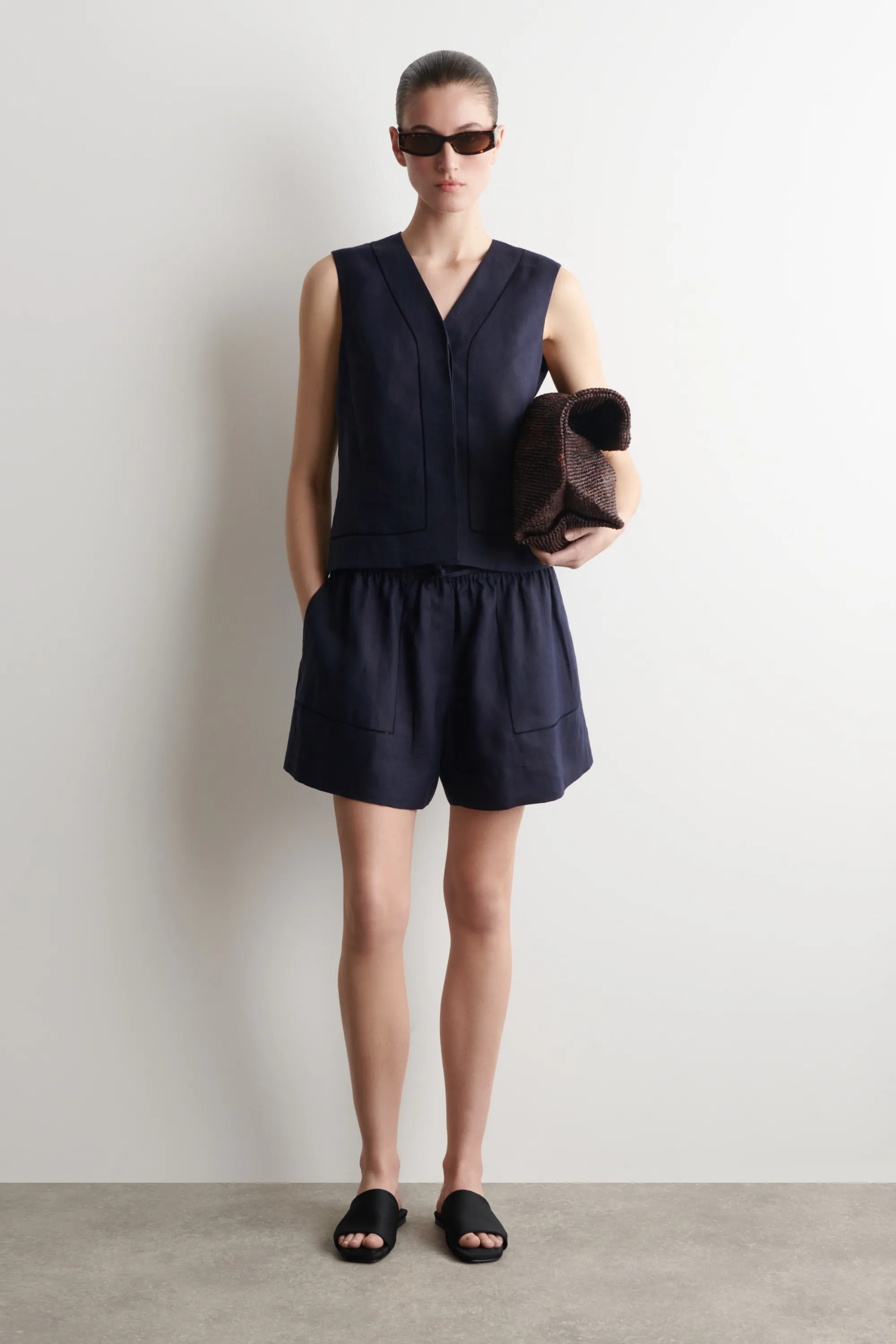 GILET EN LIN À FINITION BRODÉE - BLEU MARINE