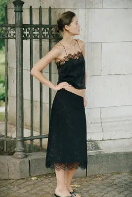 Jupe midi avec dentelle - Noir — photo 2
