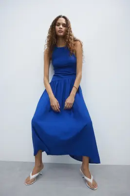 Robe avec jupe évasée - Bleu vif — photo 1