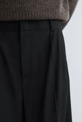 PANTALON LARGE À PLIS DÉCONTRACTÉ - NOIR — photo 2