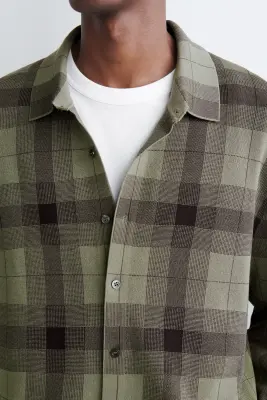 CHEMISE DÉCONTRACTÉE EN MAILLE DE COTON - KAKI / CARREAUX — photo 3