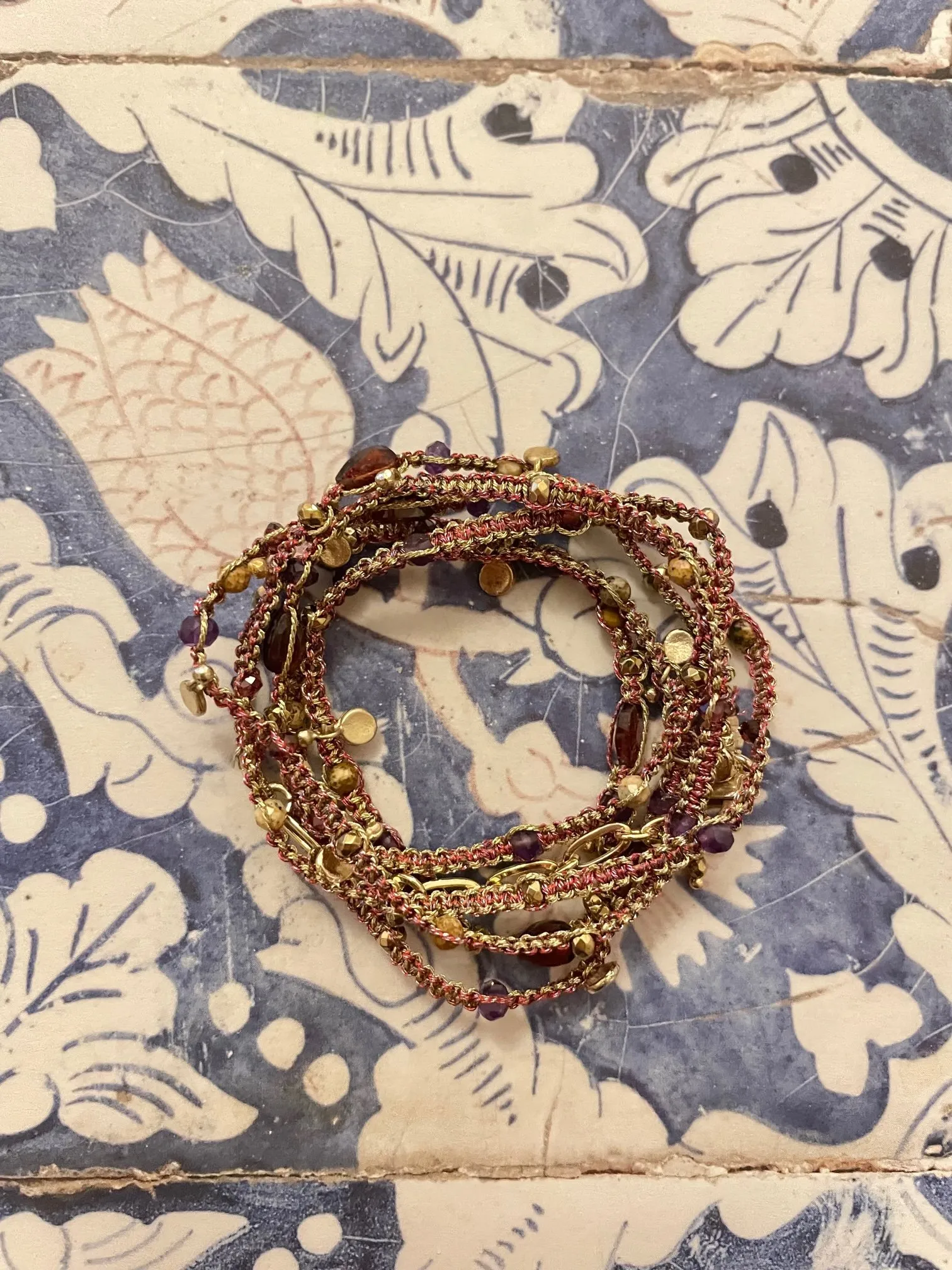 Nouveau ! ROOM SERVICE JEWELRY Bracelet Multitours Kashaya Gold Bordeaux