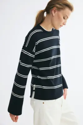 Pull oversize - Bleu foncé/rayures blanches — photo 2