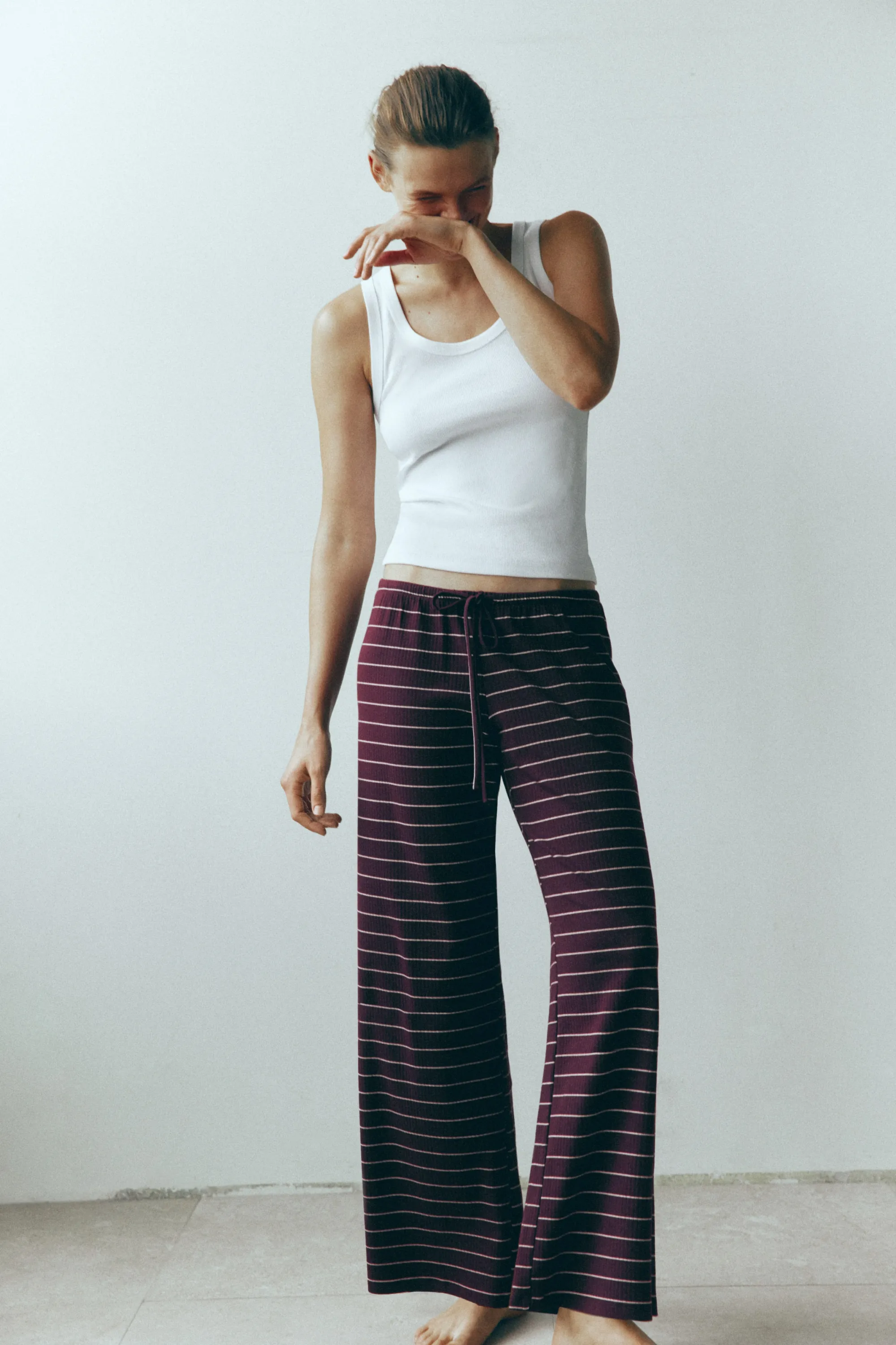 Pantalon en coton mélangé - Rouge prune foncé/rayé