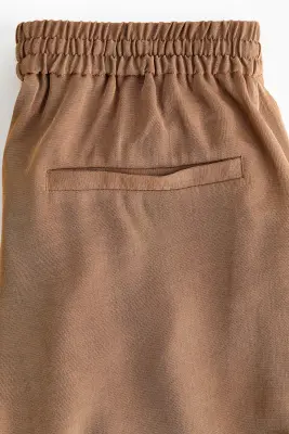 Pantalon à pinces avec cordon de serrage - Beige foncé — photo 4