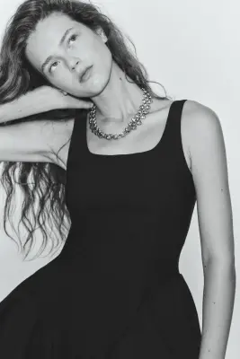 Robe avec jupe à étages - Noir — photo 2