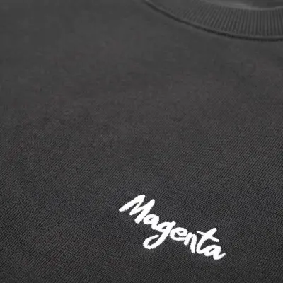 Sweatshirt Magenta script crewneck – Dark Charcoal — photo 3