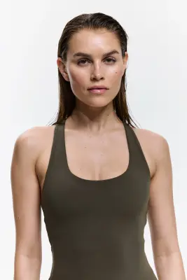 Top de sport avec soutien-gorge intégré SoftMove™ - Vert mousse — photo 1