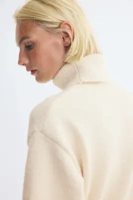 Pull avec col cheminée et manches courtes - Crème — photo 3
