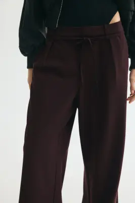Pantalon à pinces avec ceinture à nouer - Marron foncé — photo 1
