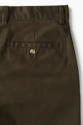 Short chino Regular Fit en coton - Vert kaki foncé — photo 4