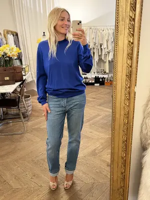 Pull col rond en cachemire et soie bleu roi Prix boutique 630€ Taille 38 à 40 — photo 2