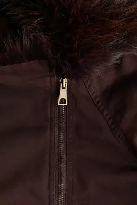 Veste en twill avec col duveteux - Marron foncé — photo 5