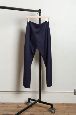 Sofie D’Hoore – PHILL Low Crotch Chino Trouser – MIDNIGHT — photo 4