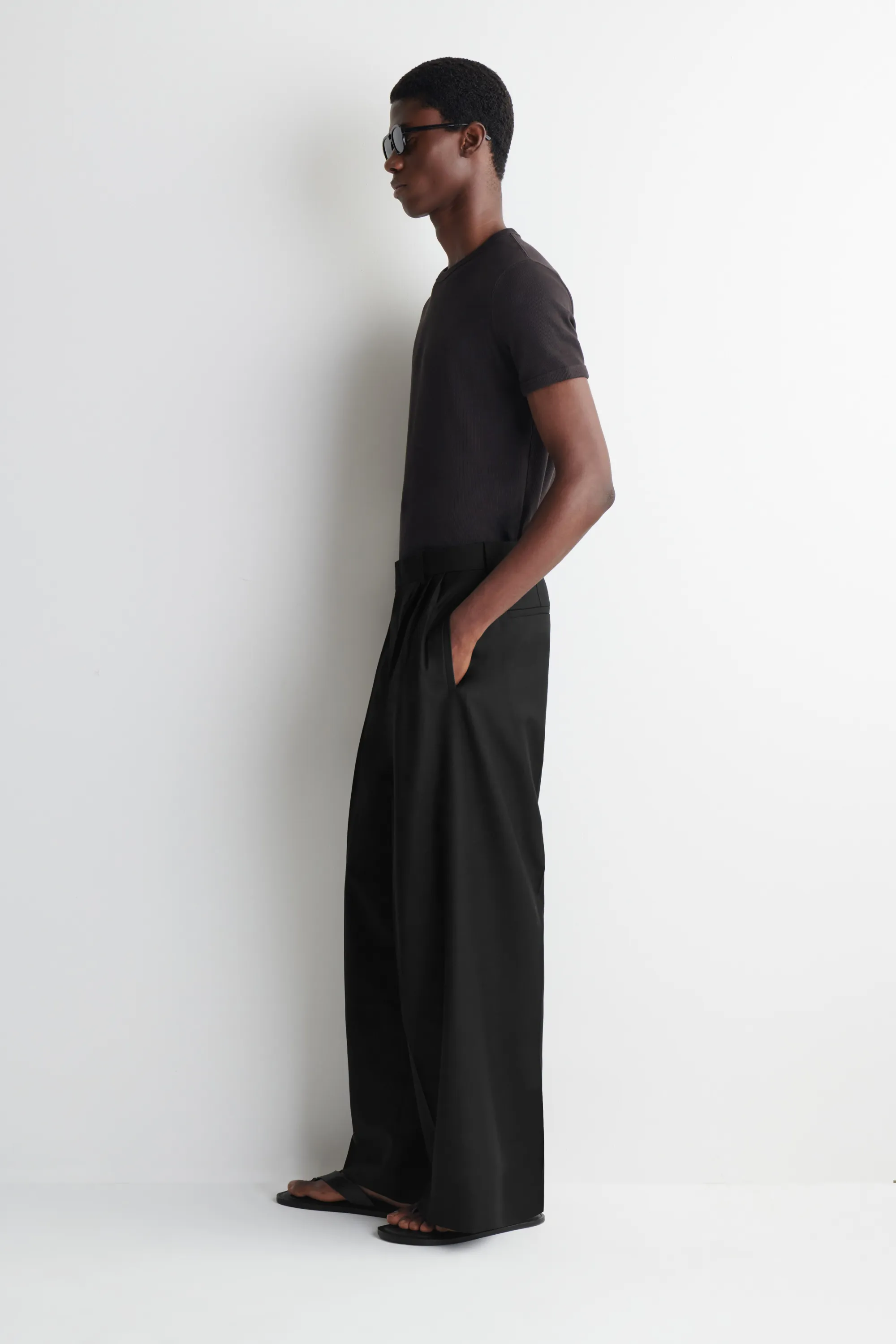 PANTALON LARGE À PLIS DÉCONTRACTÉ - NOIR