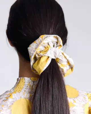 Chouchou Billy XL imprimé Liberty tournesols jaune — photo 1