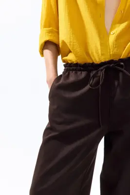 Pantalon paper bag à jambes larges - Marron foncé — photo 2