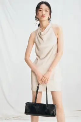 Robe dos nu en satin - Beige clair — photo 1