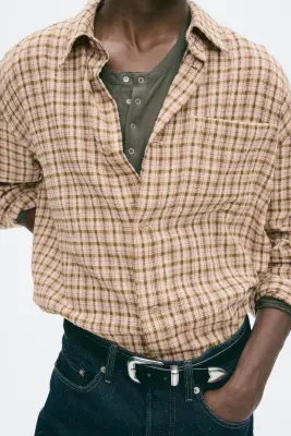 Chemise Relaxed Fit en tissu texturé - Beige/carreaux — photo 2