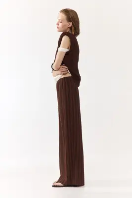 Pantalon large avec taille élastique - Marron foncé/rayé — photo 3