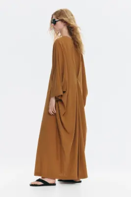 Robe en crêpe avec détail à nouer - Beige foncé — photo 3