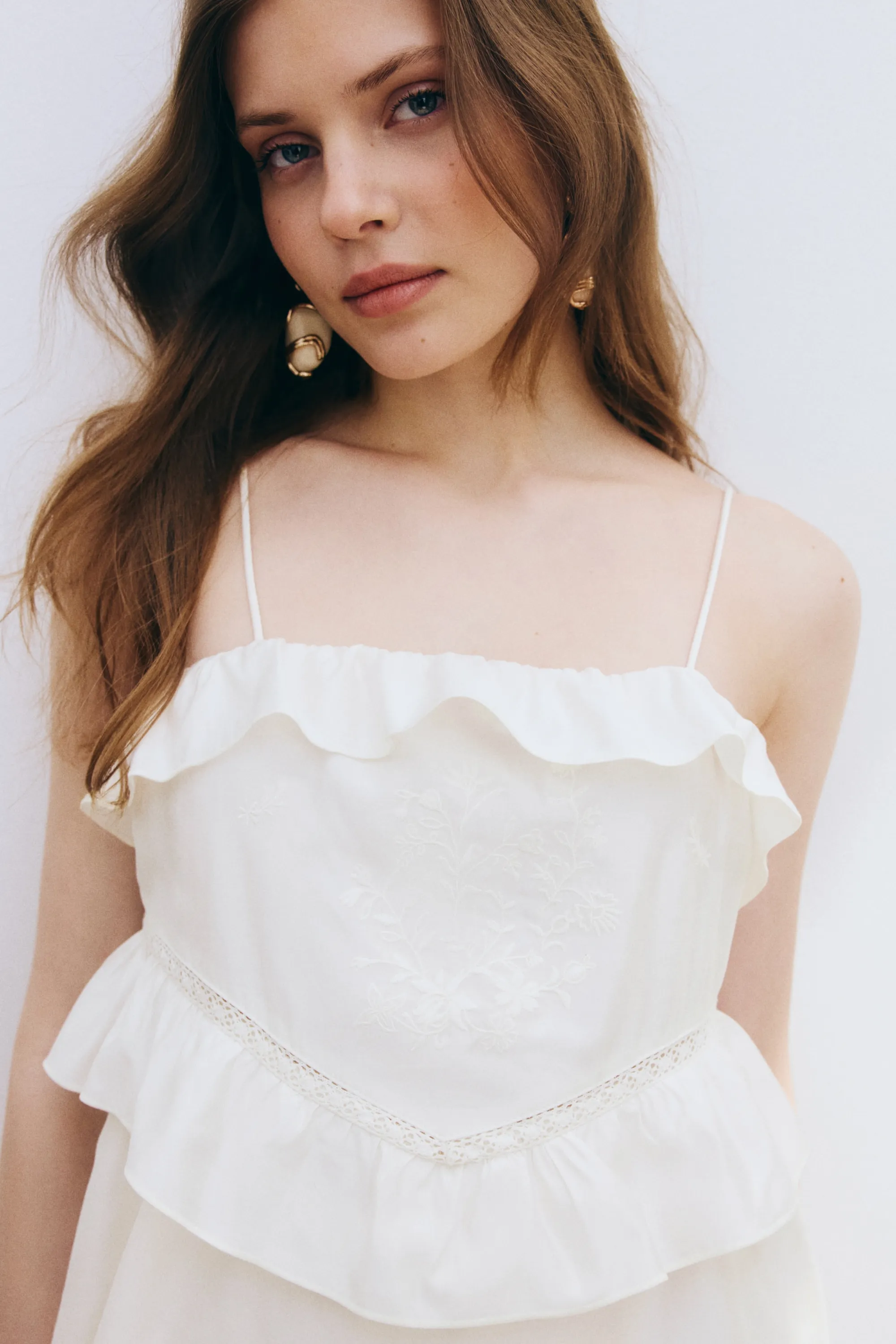 Robe volantée à bretelles fines - Crème